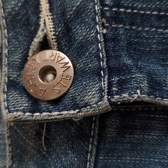 Ashley Stewart Four Pocket Medium Rinse Blue Denim Bermuda Shorts Size 20 - Picture 6 of 16